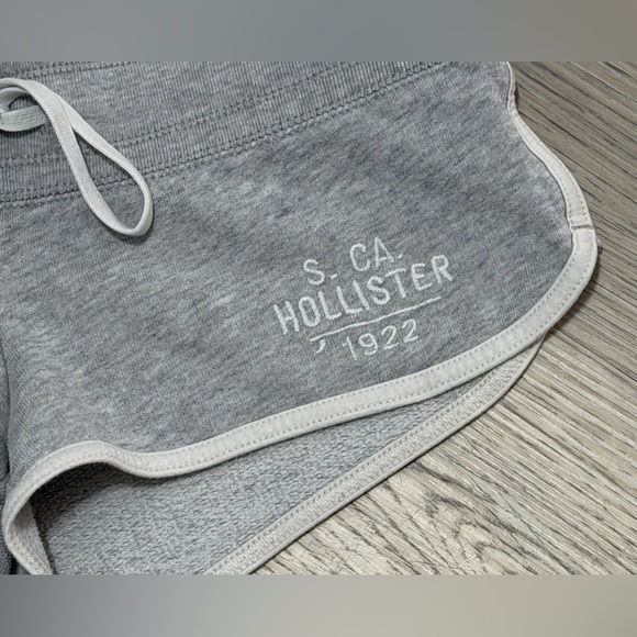 Y2K Vintage Hollister Micro Mini Low Rise Grey Logo Shorts Size XS MINT CONDIT. - Picture 2 of 5